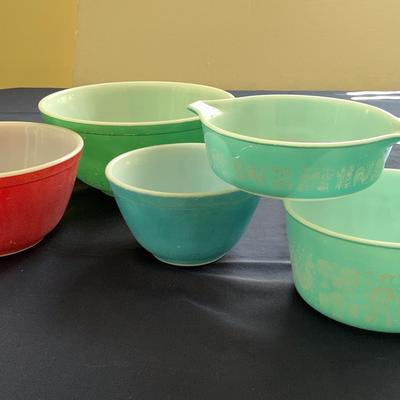 5 Pieces Of Vintage Pyrex