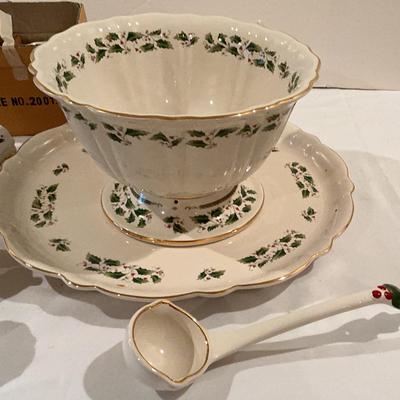 Home For The Holidays Punch Bowl Set 