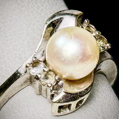 14K White Gold 6.8mm Cultured Pearl Ring With Diamond Accents - Size 6