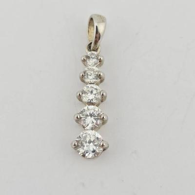 Sterling Silver Graduated Pendant 