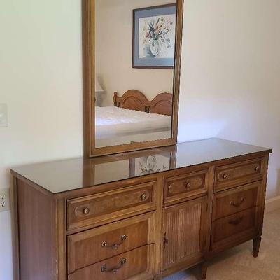 White Fine Furniture Dresser with Mirror and Glass Top