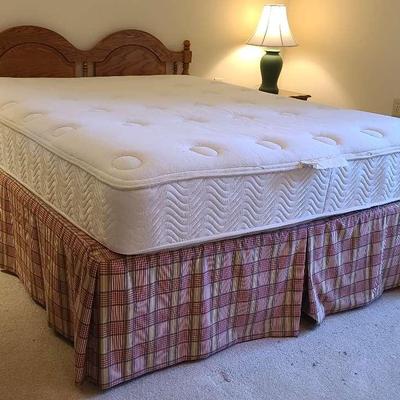 Queen Size Bed with Wooden Headboard and Mattress Set