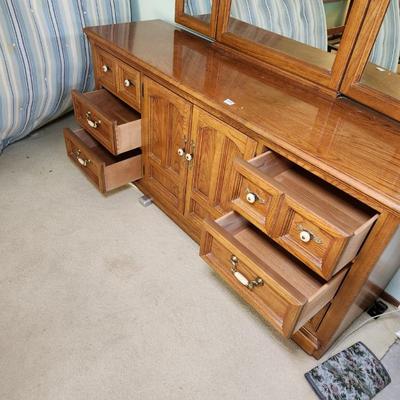 Sale Photo Thumbnail #558