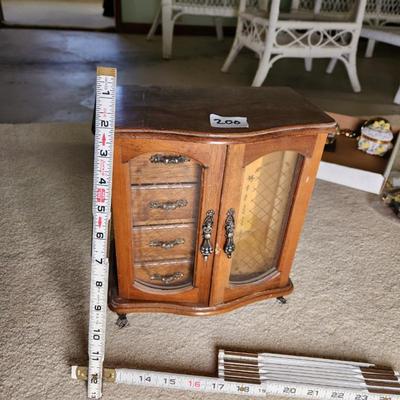 Sale Photo Thumbnail #539