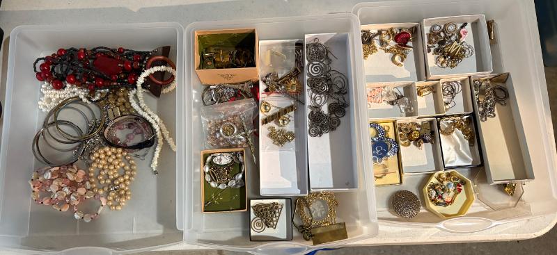 Sale Photo Thumbnail #125