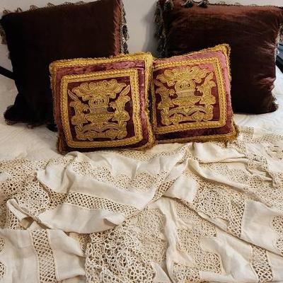 Cute Brown & Burgundy Bedding