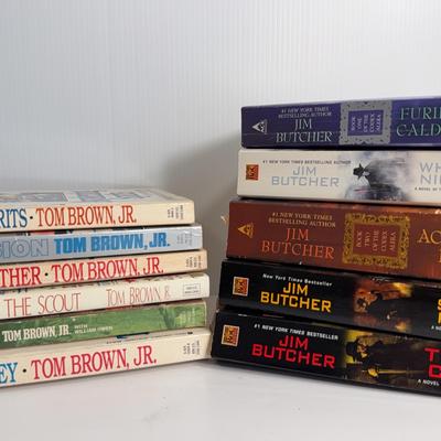  Lot of 11 Paperback Books – Tom Brown Jr. Survival & Nature + Jim Butcher Fantasy Series
