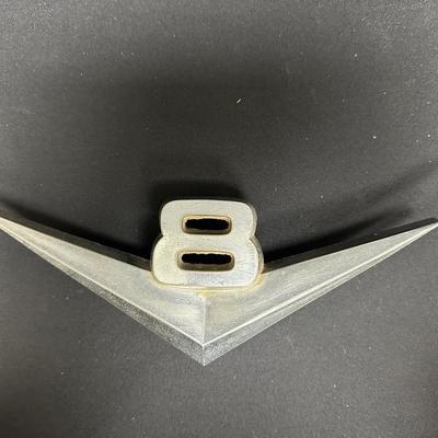 V8 emblem
