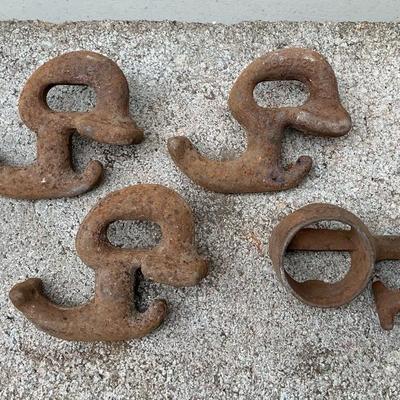 Vintage Chain R-Hooks & Left Single Tree Hook