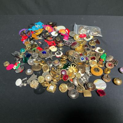 Vintage Button Covers And Trinkets 