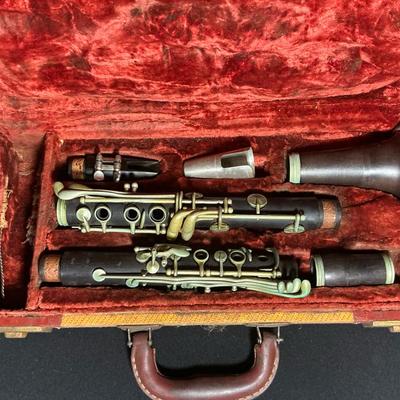 Cundy Bettoney Columbia Grenadilla Wooden Clarinet & Bundy Case