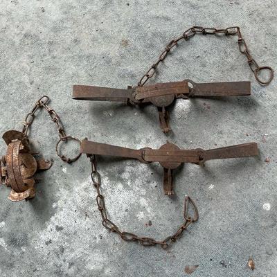 Vintage Oneida Victor Animal Trap & Two Double Long Traps 