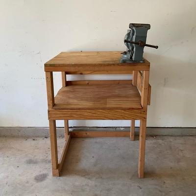 Swivel Vice With Wood Bench