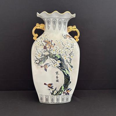 Chinese Porcelain Birds & Bloom Vase 1