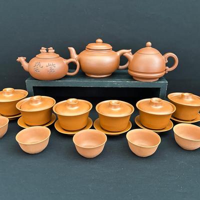 Clay Teapots And Lidded Tea Bowls