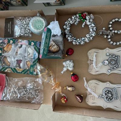 Sale Photo Thumbnail #31: Various Christmas Items 