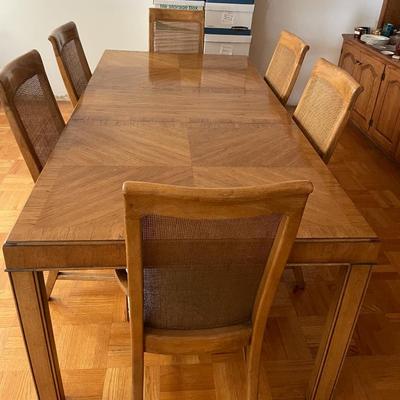 Sale Photo Thumbnail #1: Dining room table and chair