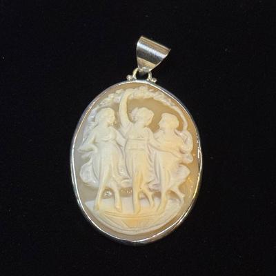 Three Graces Cameo