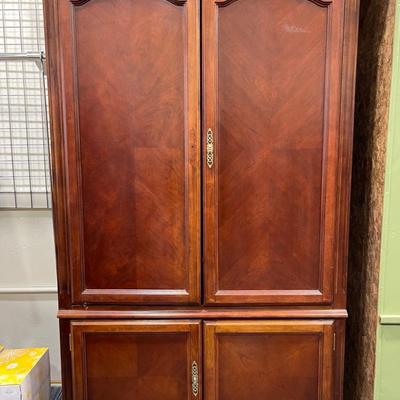 Entertainment Center / Display Hutch