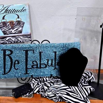 Boutique Style Decor & Jewelry Display Set