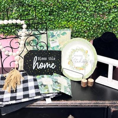 “Audrey’s” Kitchen Bowl & Home Decor 