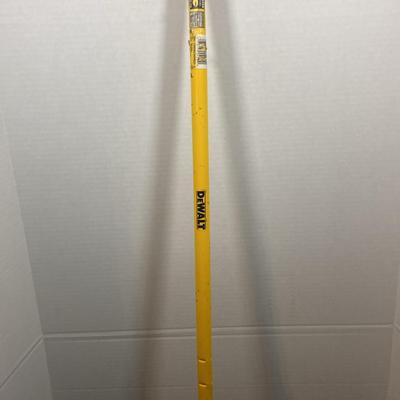 36” Dewalt Wrecking Bar 