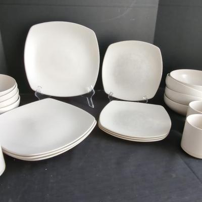 Kitchen Supply Artisanal Edge  Dinner Set 