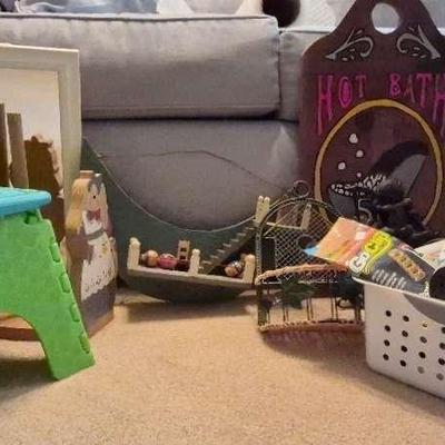 Various Bathroom Decor And Mystery Lot of Bath Items 
