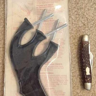 Schrade Walden Knife And Edgemaker Knife Sharpener