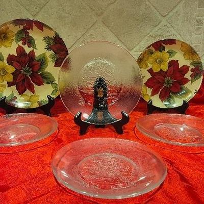 Vintage Poinsetta Holiday Plates Set of 2 and Clear Textured Christmas Tree Design Plates Set of 4 