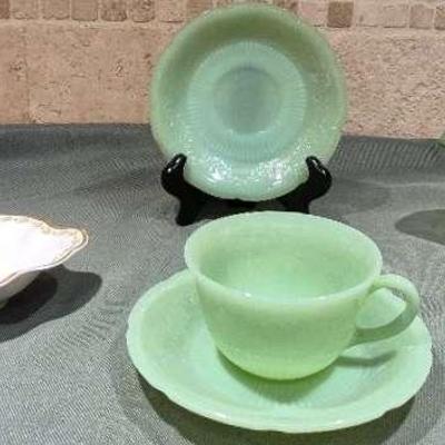 Hazel-Atlas Green Uranium Depression Glass Salt & Pepper Shakers, Jadeite Alice Teacup, and More