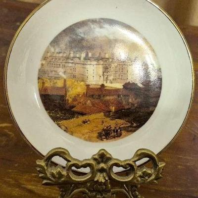 St. Andrews Fine Bone China 'The Palace Of Holyroodhouse' with Stand