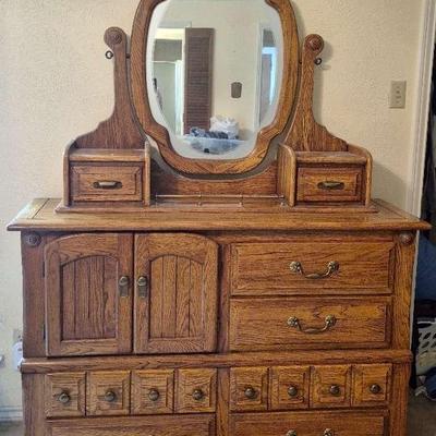 Rock City Dresser With Mirror 