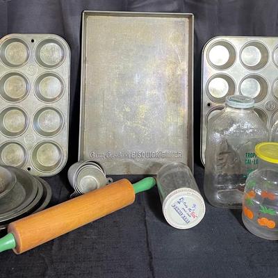 Vintage Betty Crocker Pan & More!