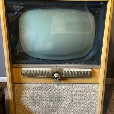 MCM Television In Wood Console Cabinet! 