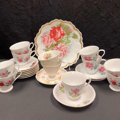 Ct437 mix of vintage porcelain tea cups and saucers