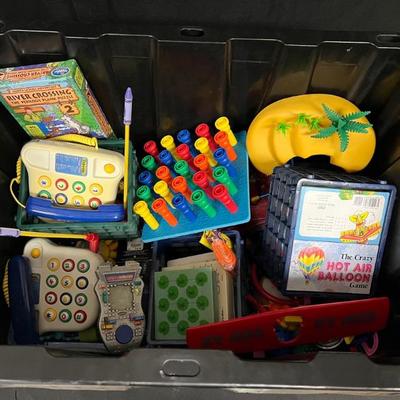 Sh661r vintage mystery lot toys games