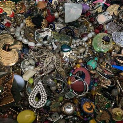 Ct433 jewelry parts pieces, mystery lot 1