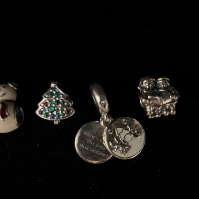 Sh983v pandora charms christmas theme