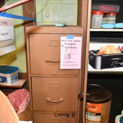 Sale Photo Thumbnail #750: 750 laundry room