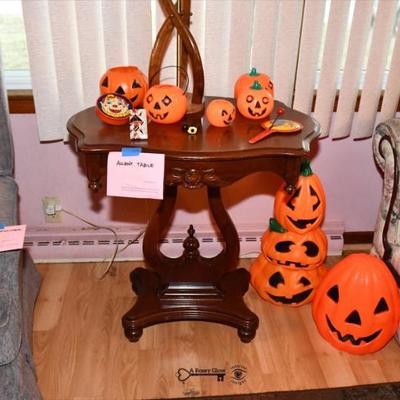 Sale Photo Thumbnail #86: 084 living room