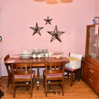 Sale Photo Thumbnail #96: 094 dining room