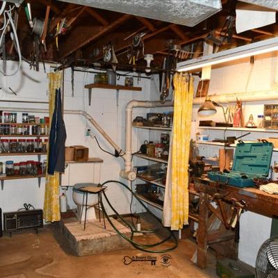 Sale Photo Thumbnail #623: 621 workshop