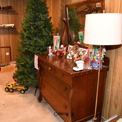 Sale Photo Thumbnail #27: 025 some highlights manhattan estate sale