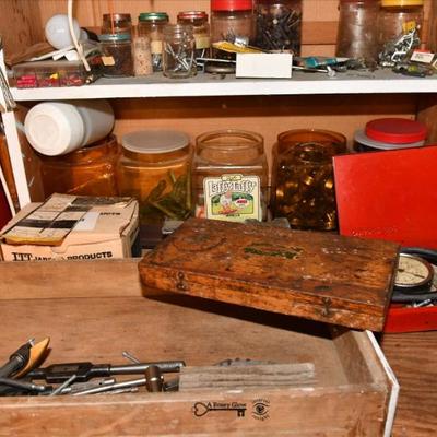 Sale Photo Thumbnail #645: 643 workshop