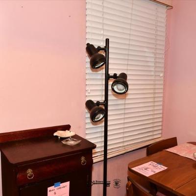 Sale Photo Thumbnail #98: 096 dining room