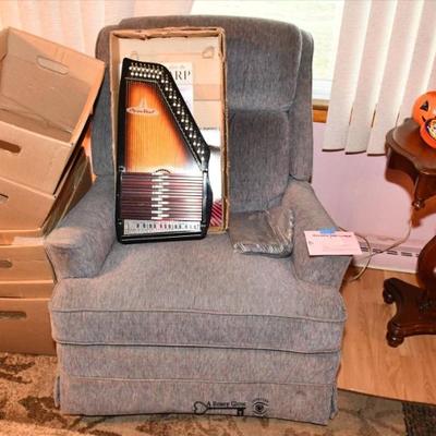 Sale Photo Thumbnail #75: 073 living room