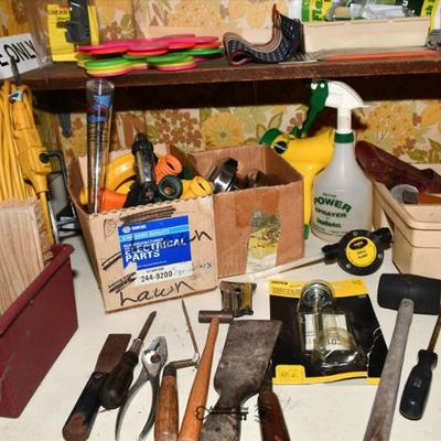 Sale Photo Thumbnail #439: 437 garage