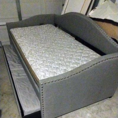 Sale Photo Thumbnail #26: Trundle bed