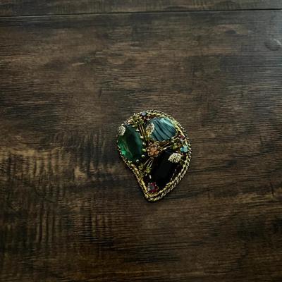 Brooch
